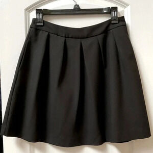 Stradivarius Pleated Skirt with Pockets